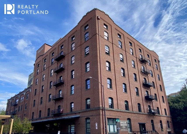 Chown Pella Lofts